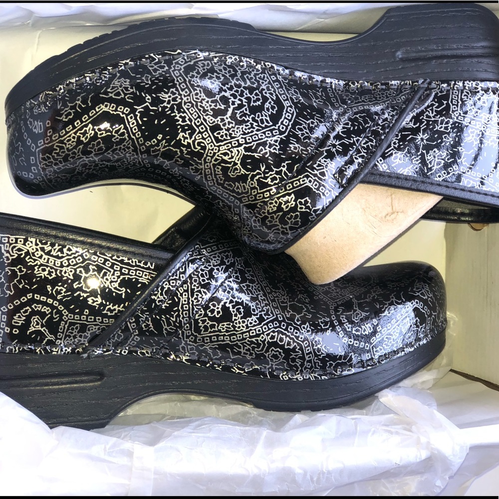 DANSKO PAISLEY PRINT  *BRAND NEW IN BOX !! SIZE 7.5